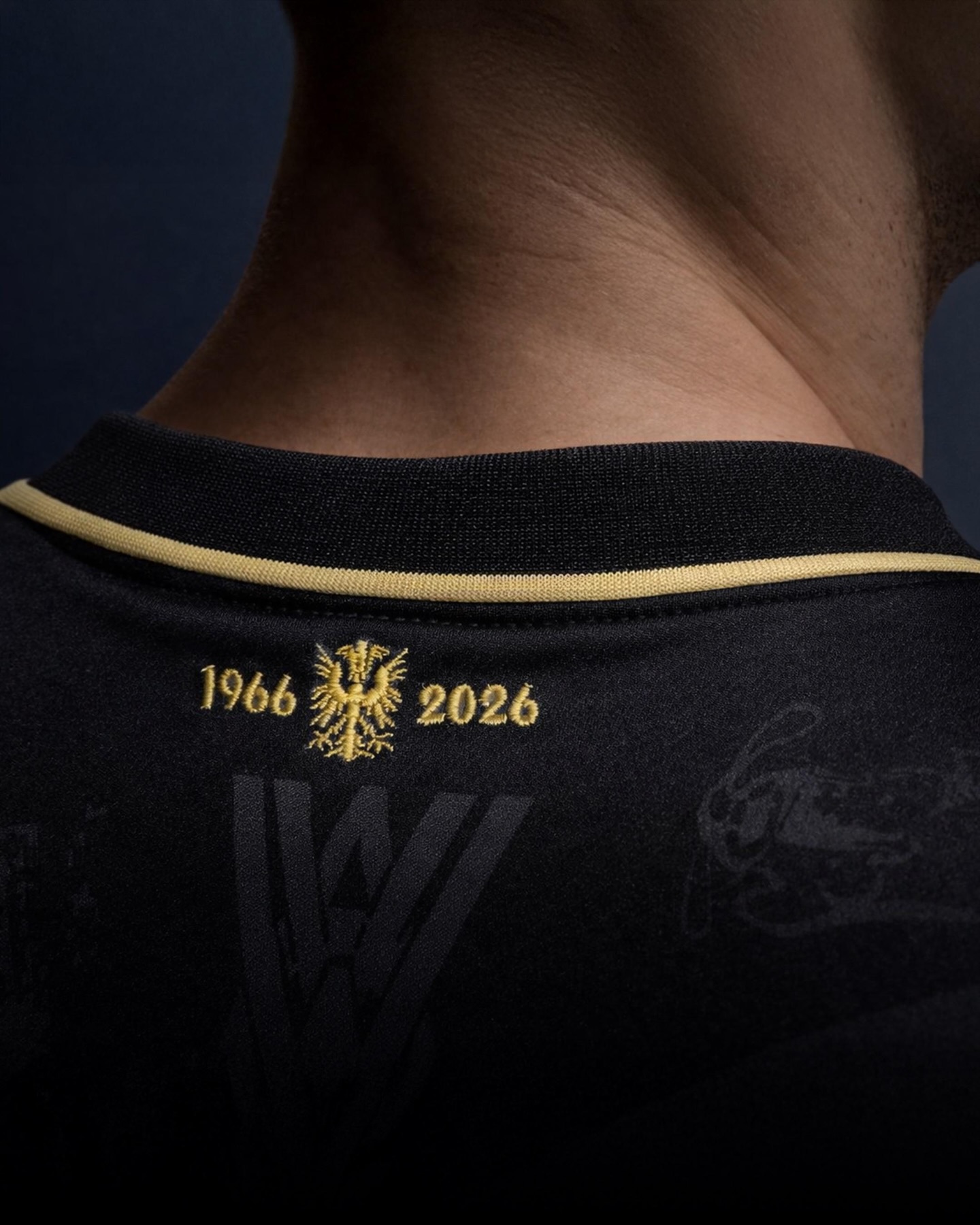 VANAVOND: Afhalen shirts!